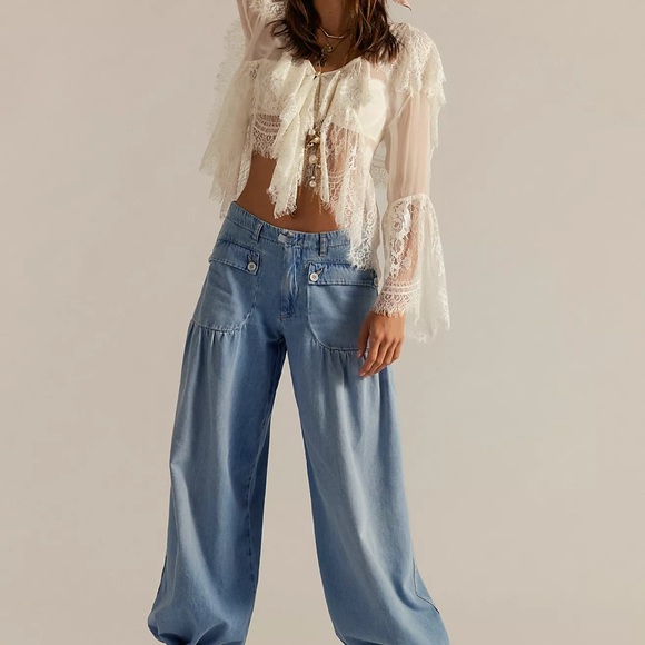 NWT We The Free Lotus Jeans (Current on FP Site) Size 30 - VERY MINOR FLAW - Picture 1 of 9